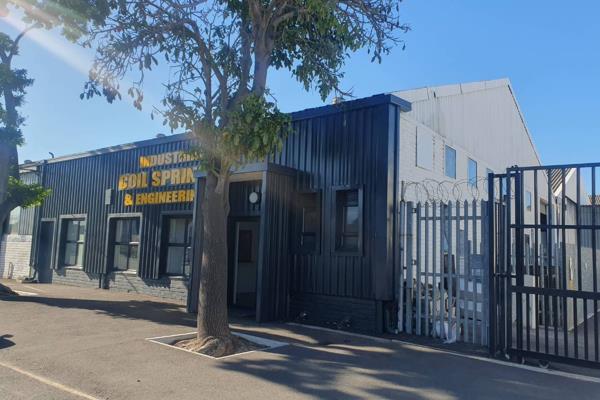 Industrial Property with secure enclosed yard for sale - Triangle Farm Bellville

This ...