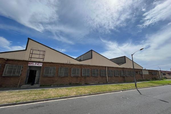 5500 square meters of warehouse space to let in Maitland. This freestanding warehouse ...