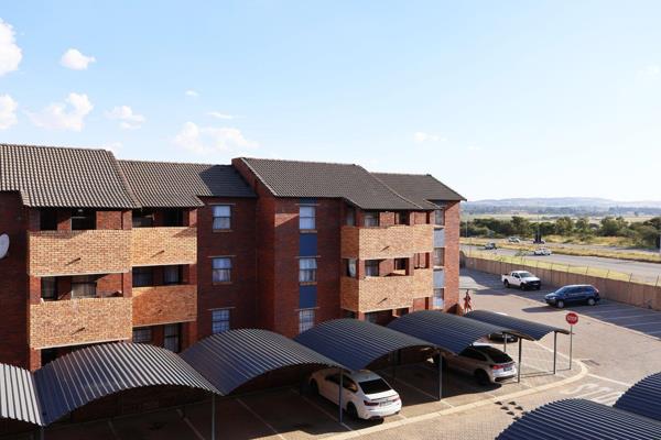 Welcome to your new sanctuary in Alveda, Johannesburg South! This delightful 2-bedroom ...