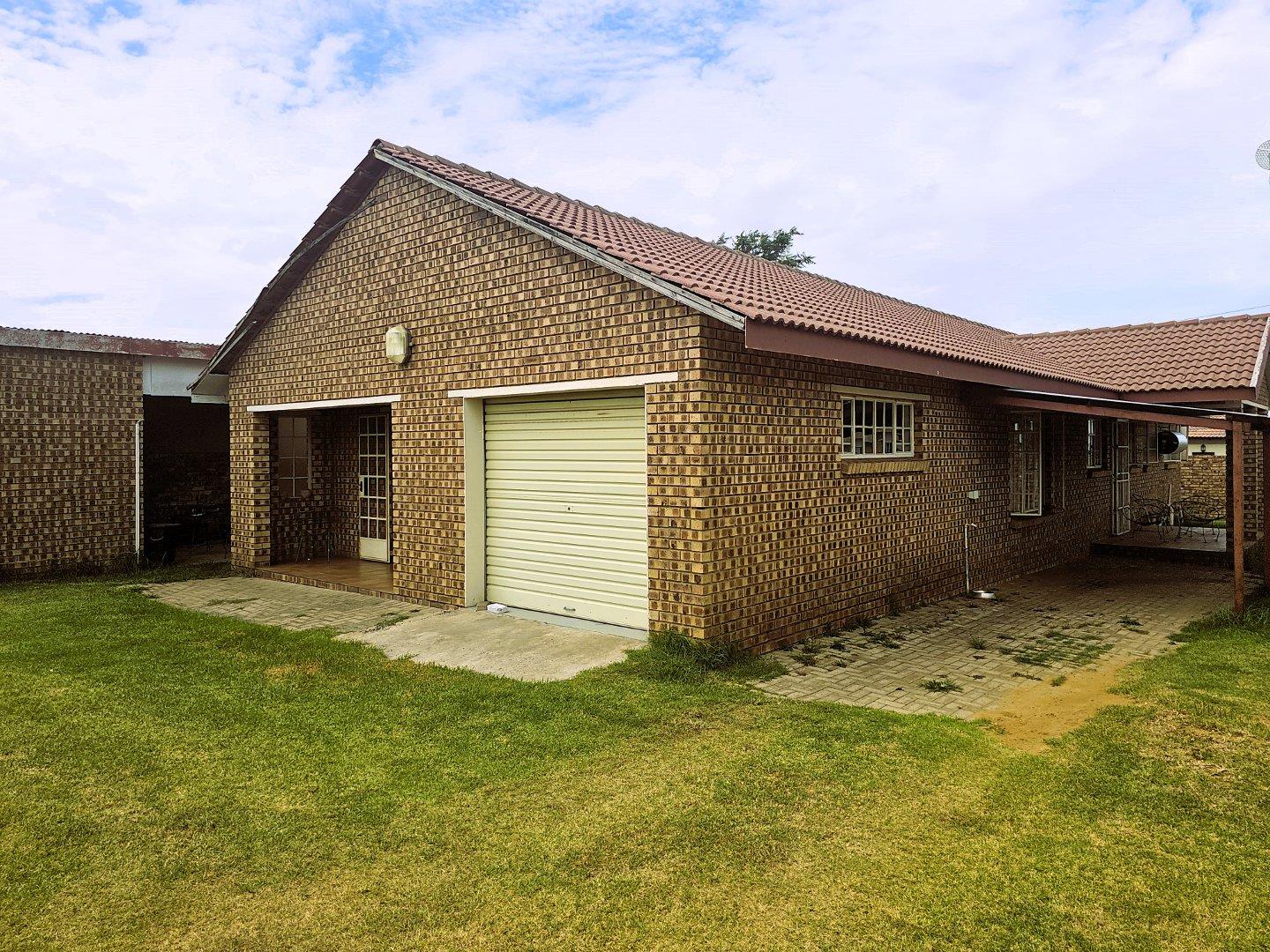 Townhouses for sale in Hendrina Hendrina Property