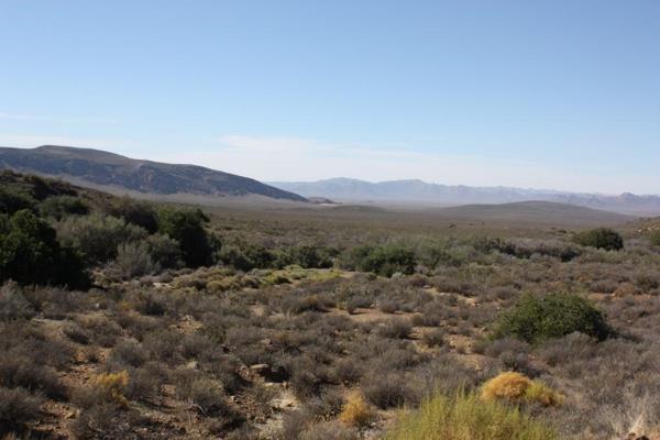 Touwsrivier plaas te koop.

Grootte 2 611ha 

Dit is &#39;n afgelee stuk grond met geen infrasruktuur. Die plaas is bereikbaar  met ...