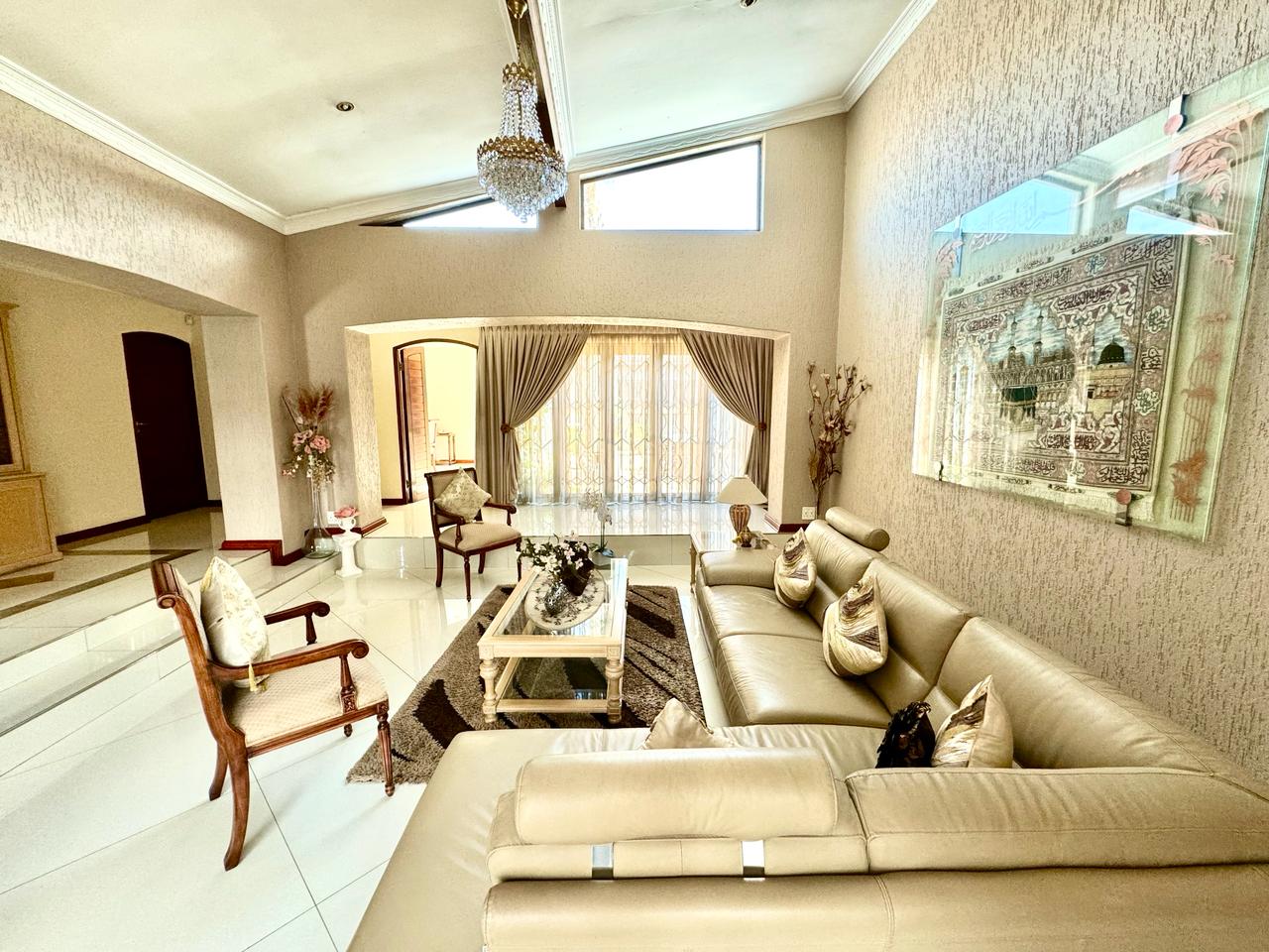 4 Bedroom House for sale in Lenasia Ext 8 P24114149890