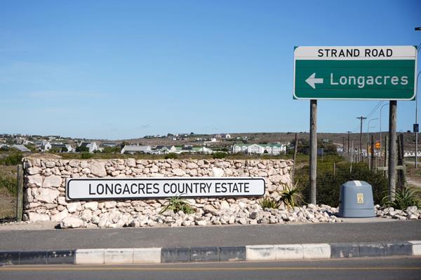 Welcome to Longacres, Langebaan, where an expansive erf spanning 28,465 square meters awaits your vision. This sizable plot offers a ...