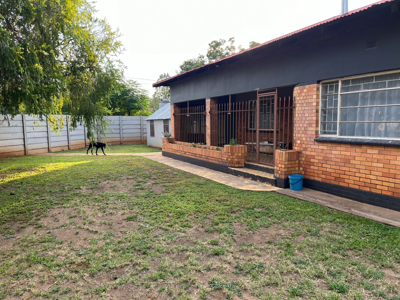 4 Bedroom House for sale in Viljoenskroon P24114151946