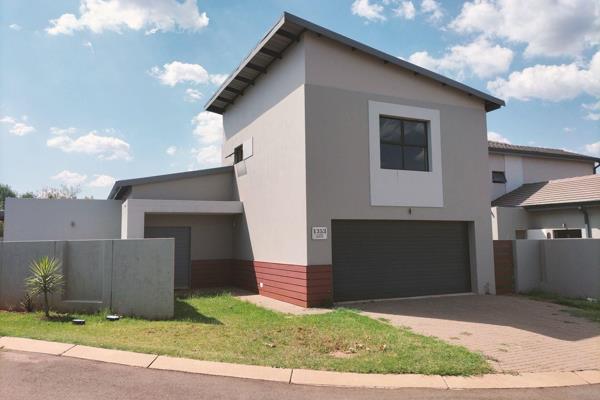 Du Vin is a new estate in the heart of Raslouw offering a relaxed lifestyle!!!

This single storey F Type house offers 1 main bedroom ...