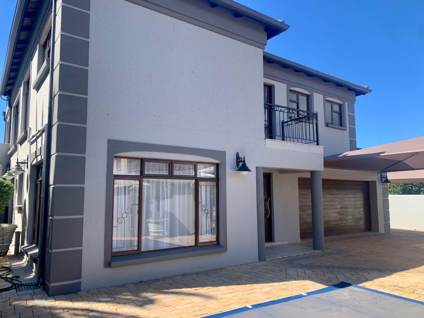 4 Bedroom House for sale in Hartenbos Central 31 Magersfontein P24
