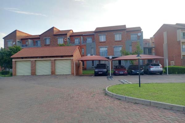 Bachelor Flat for Rent in The Orchards
Bachelor flat in 24hour security complex with communial swimming pool, braai area, kid&#39;s ...