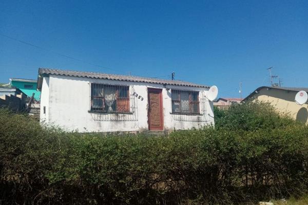 Harcourts Mercantile presents this lovely 2 bedroom house in Mdantsane. This is a lovely house in the heart of Mdatsane, close to ...