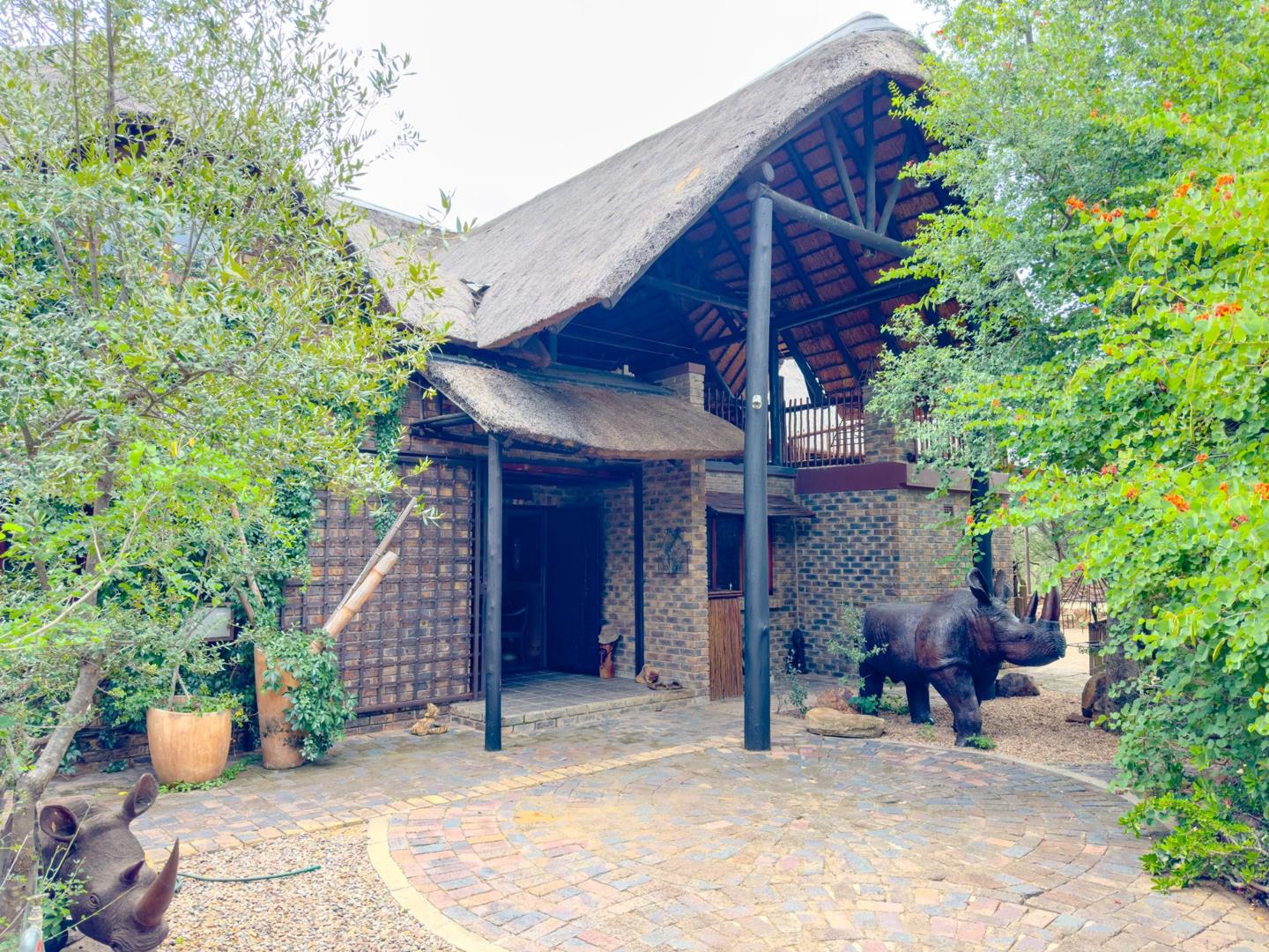 4 Bedroom House for sale in Mabalingwe Nature Reserve - P24-114157006