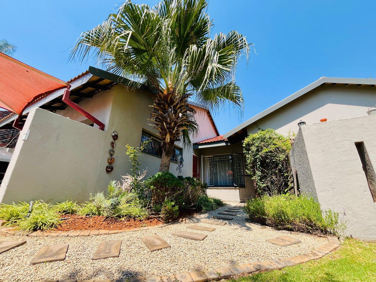 4 Bedroom House for sale in Flora Park P24114157609