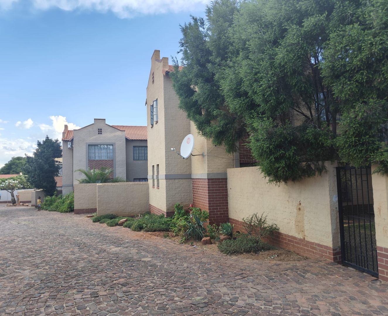 Apartments / flats for sale in Rustenburg : Rustenburg Property ...