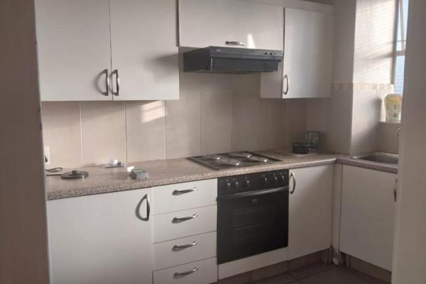 The flat consists of three bedrooms.

The flat is rented unfurnished.

The kitchen and bathroom is shared.
Electricity is ...