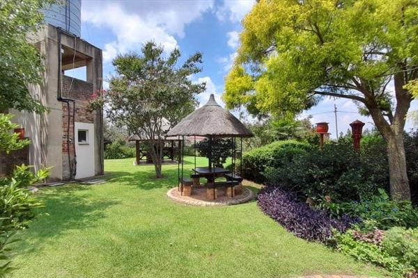 Welcome to your own piece of paradise in Benoni North AH, where luxury and functionality meet amidst sprawling acres of agricultural ...