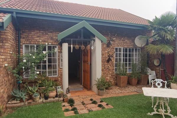 SOLE &amp; EXCLUSIVE MANDATE

Mimosa Park is situated on a quiet cul-de-sac in Clubview ...