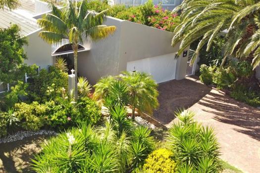 5 Bedroom House for sale in Protea Valley