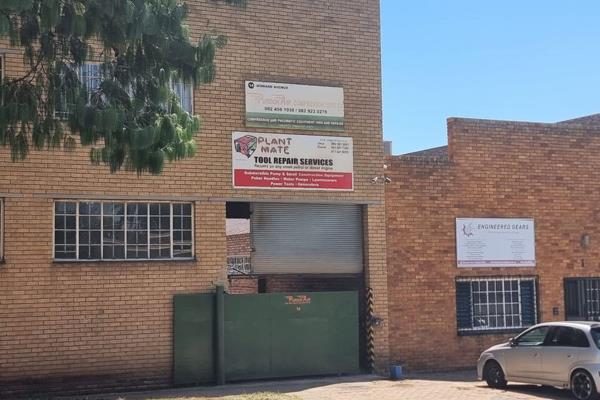 This prime workshop space measuring 500sqm is for sale in Benoni.  The building is in a ...