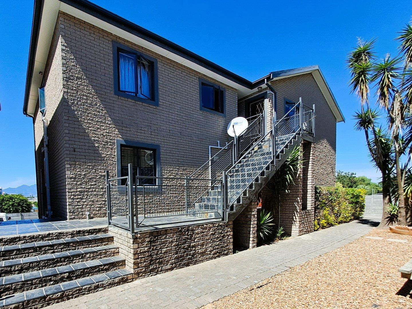 2 Bedroom Apartment / flat for sale in Vredekloof East - P24-114160746