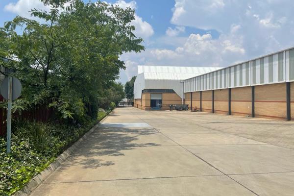 Secured warehouse available in Pomona . The warehouse faces onto R24 highway offering ...