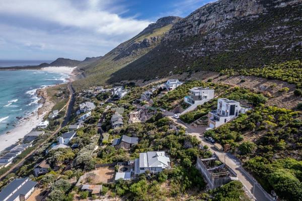 This exceptional, fynbos-covered stand of over 500 square metres has unbeatable views of ...