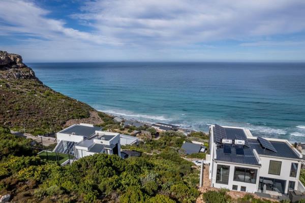 This exceptional, fynbos-covered stand of over 500 square metres has unbeatable views of ...