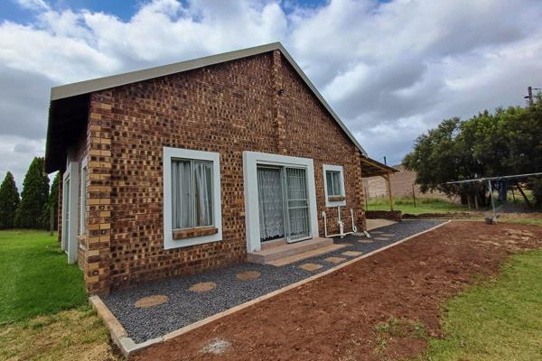 This cozy private home is situated 2 blocks from Bronkhorstspruit town, walking distance to shops and transport facilities. The area is ...