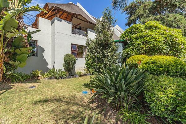 Amazing Thatch with beautiful Finishes at a price that can not be missed.
3 Bedrooms 2 Bathrooms, Boasting a Loft  
A Must View