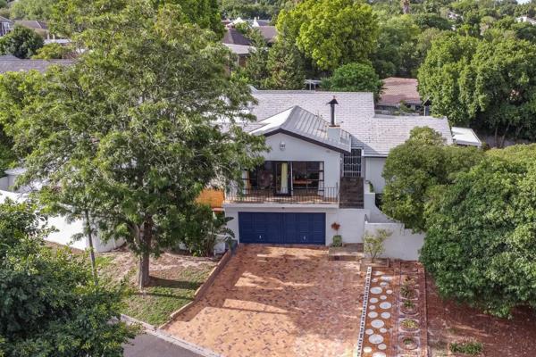 Welcome to this stunning&#160;family residence in the heart of the sought-after Amanda Glen, boasting a tranquil setting and ...