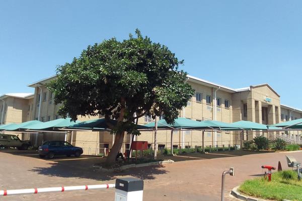 Free Standing 4740/m&#178; Office To Let - Meadowdale

Office space is available for ...