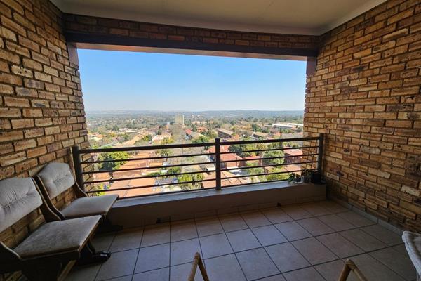 Do you want to feel on top of the world, well look no further.  This family Gem is waiting for you, with 3 nice size bedrooms, 2 ...