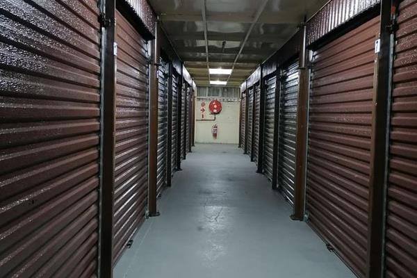 Storage units available short or long term leases. 
Secure and safe. 
Sure meets all your storage requirements. 

From R 1 200 per ...