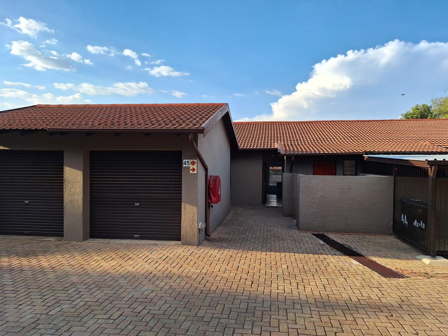 Townhouses to rent in Roodepoort : Roodepoort Property : Property24.com ...