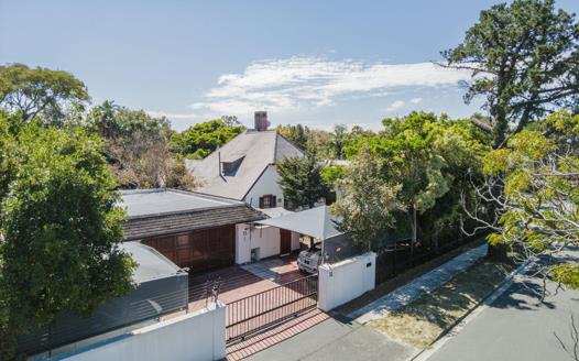 4 Bedroom House for sale in Pinelands