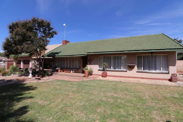 A convenient 4-bedroom house with a separate bachelor flat to create an extra income. ...