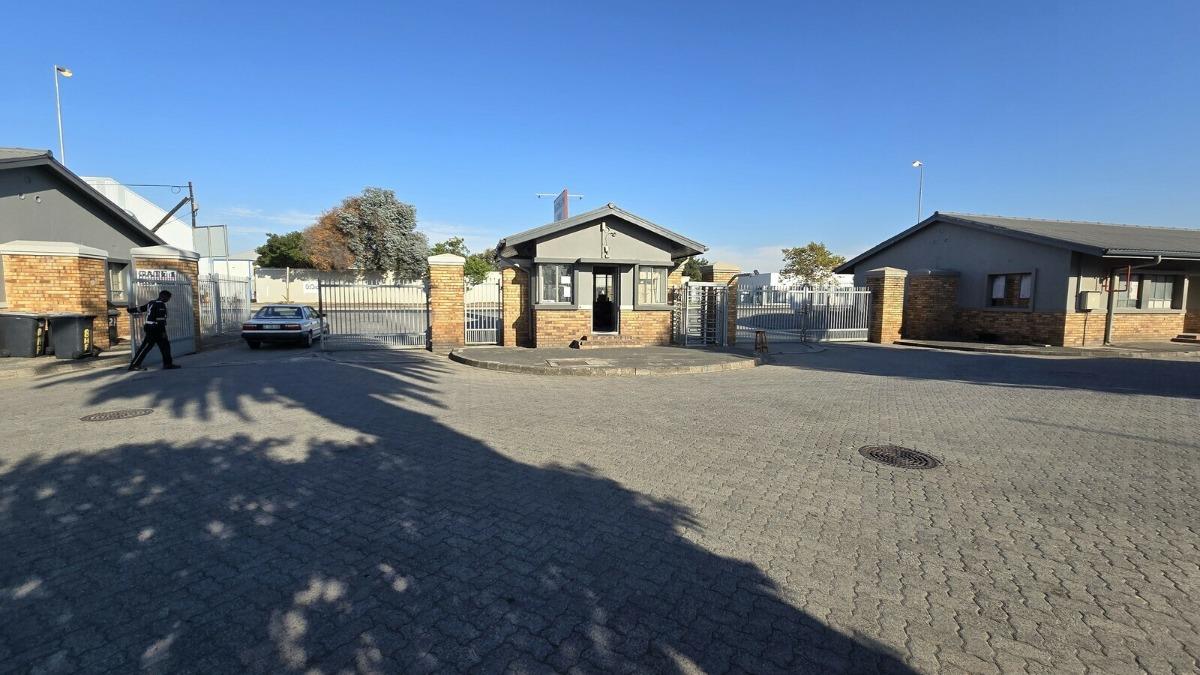 Industrial property to rent in Blackheath Industrial 11 Range Rd