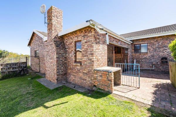 Lucas Meyer Avenue - Available 01 December 2024
Delightful 3-bedroom home perfect for a family. Showing off those warm and vibrant ...