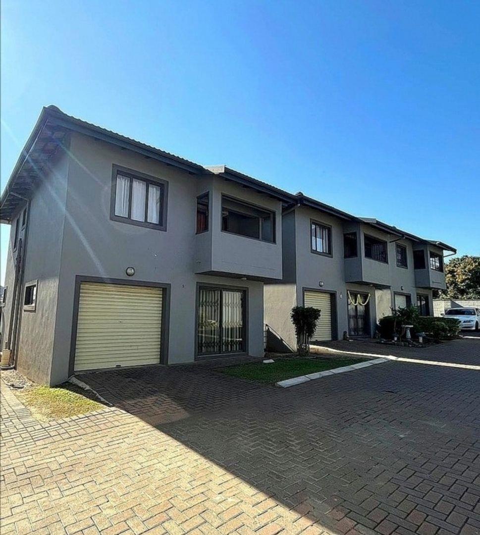 3 Bedroom Townhouse for sale in Tongaat Central 5 Ss Metcalfe Manors