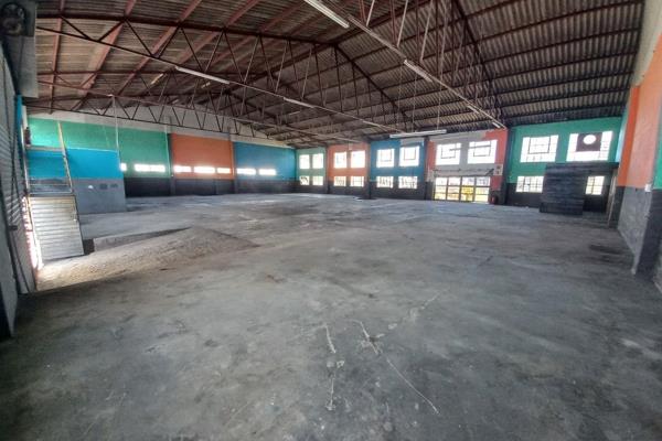 Warehouse to let in Arcadia offering excellent visibility, drive in access, 4 off-street ...