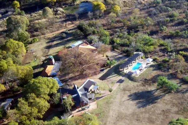 Boekenhoutskloofdrift surrounds this gem, which in the 200 ha Leeuwkloof Valley Conservancy.

This fully equipped Three Star Grading ...