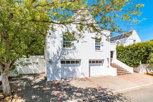 4 Bedroom House for sale in Paradyskloof