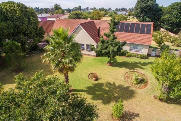 Welcome to this immaculate 4-bedroom house boasting spacious rooms and no load shedding ...