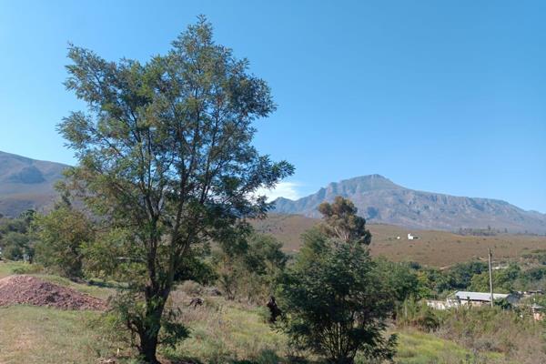 EXCLUSIVE SOLE MANDATE
This vacant plot has a view over the mountains and valley ...