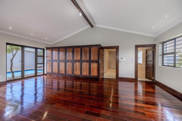 Comfort and style merge seamlessly at this lovely family home. As you step into the foyer, you&#39;re greeted by a fully tiled lounge ...