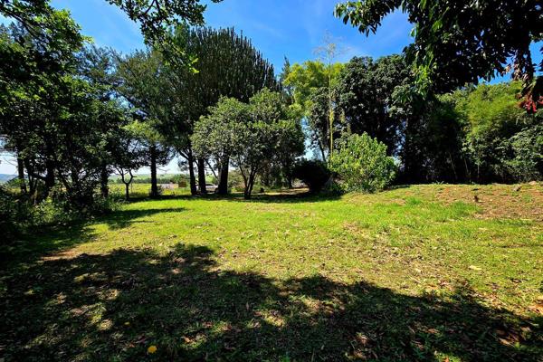 Well situated within Melmoth and a couple of minute&#39;s walk from the centre of town, this wonderful 1200 square meter plot offers ...