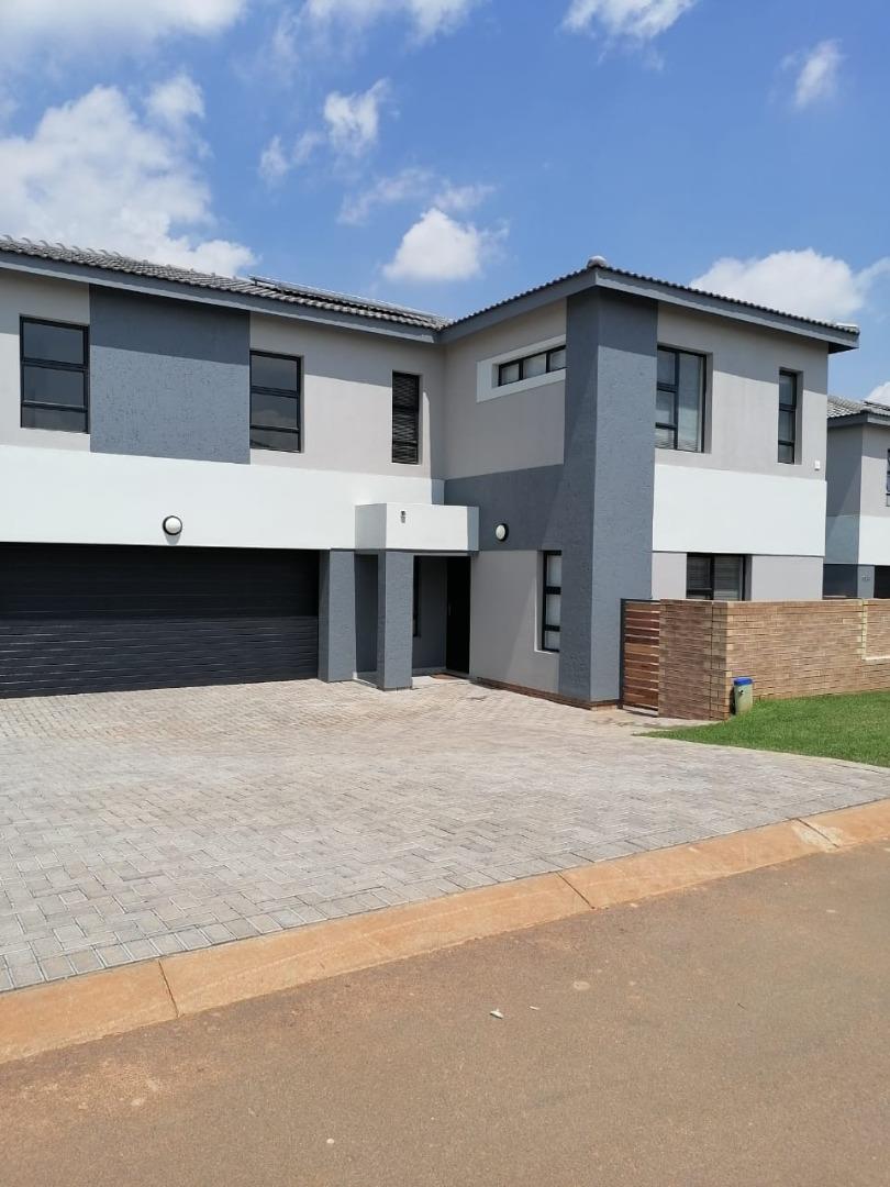 4 Bedroom House to rent in Thatchfield Estate P24114191416