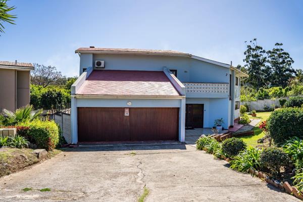 A classic beauty!
A beautiful double storey home with space and elegance, tastefully finished throughout offers 4 bedrooms upstairs ...