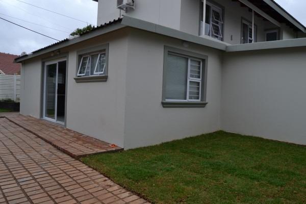 Available Immediately!

This stunning two bedroom garden flat to rent is situated in Lynnwood Manor in the old East of Pretoria.

All ...