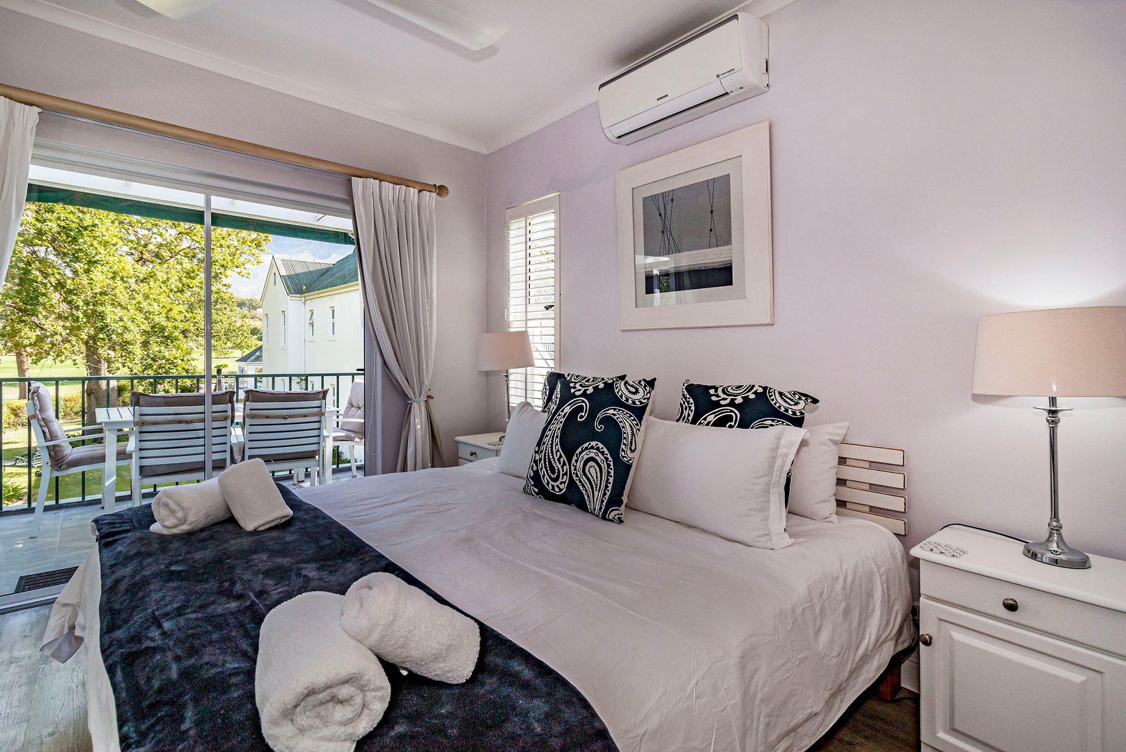 Photo of 2 Bedroom Apartment / flat to rent in Erinvale Golf Estate
