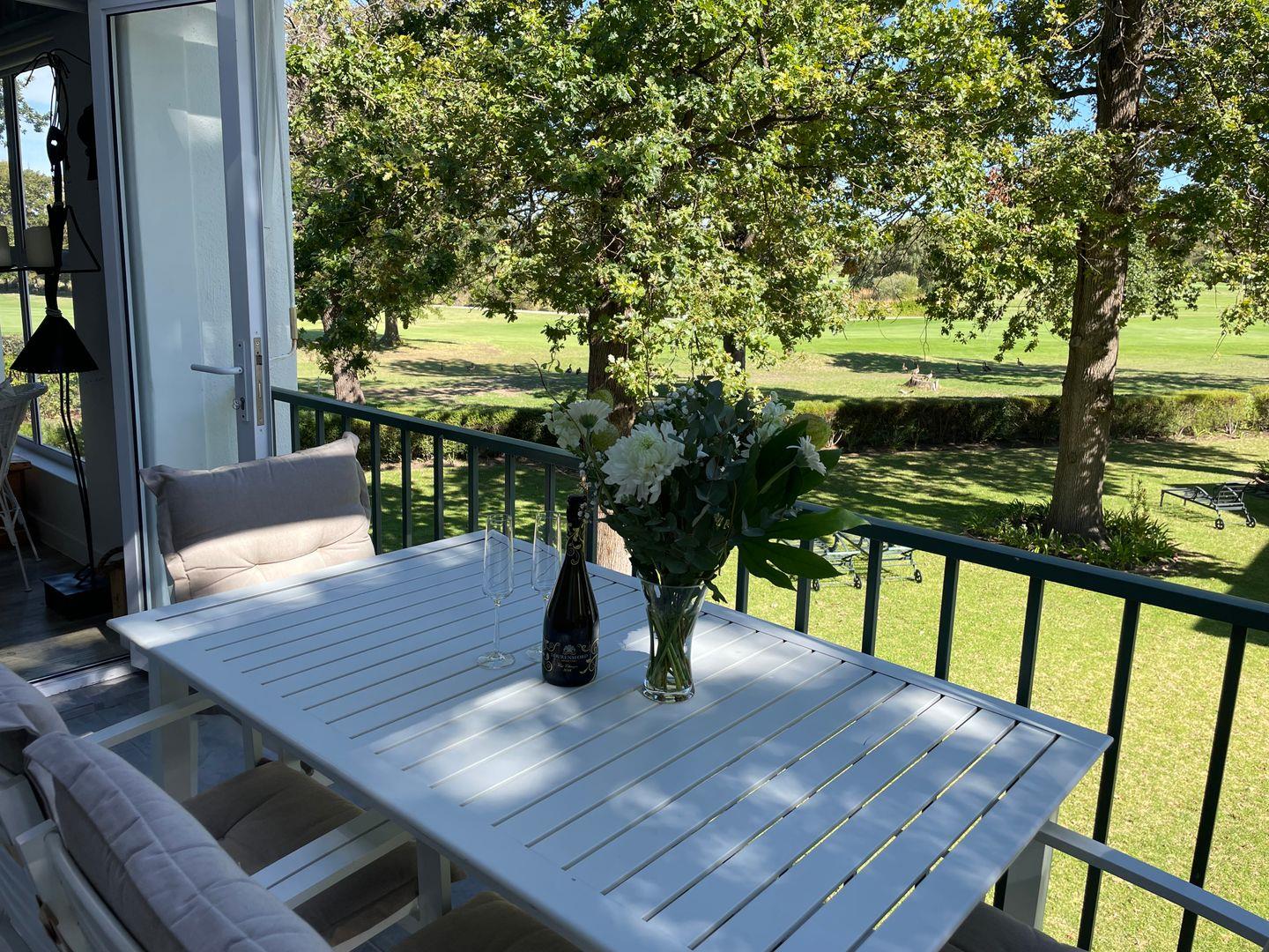 Photo of 2 Bedroom Apartment / flat to rent in Erinvale Golf Estate