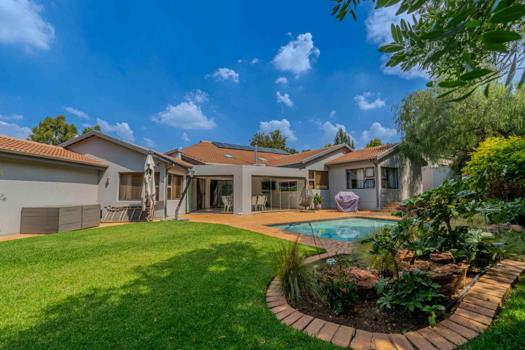 4 Bedroom House for sale in Kyalami Estate