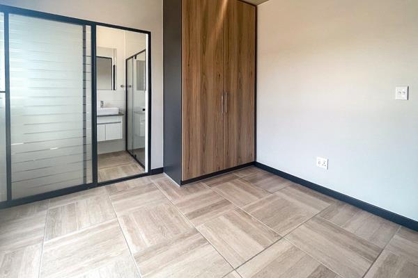 •       Convenient location just off Winnie Mandela Drive (ex William Nicol Drive)
•    ...